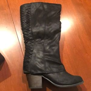 Fergalicious by Fergie black Tinley wide calf boot